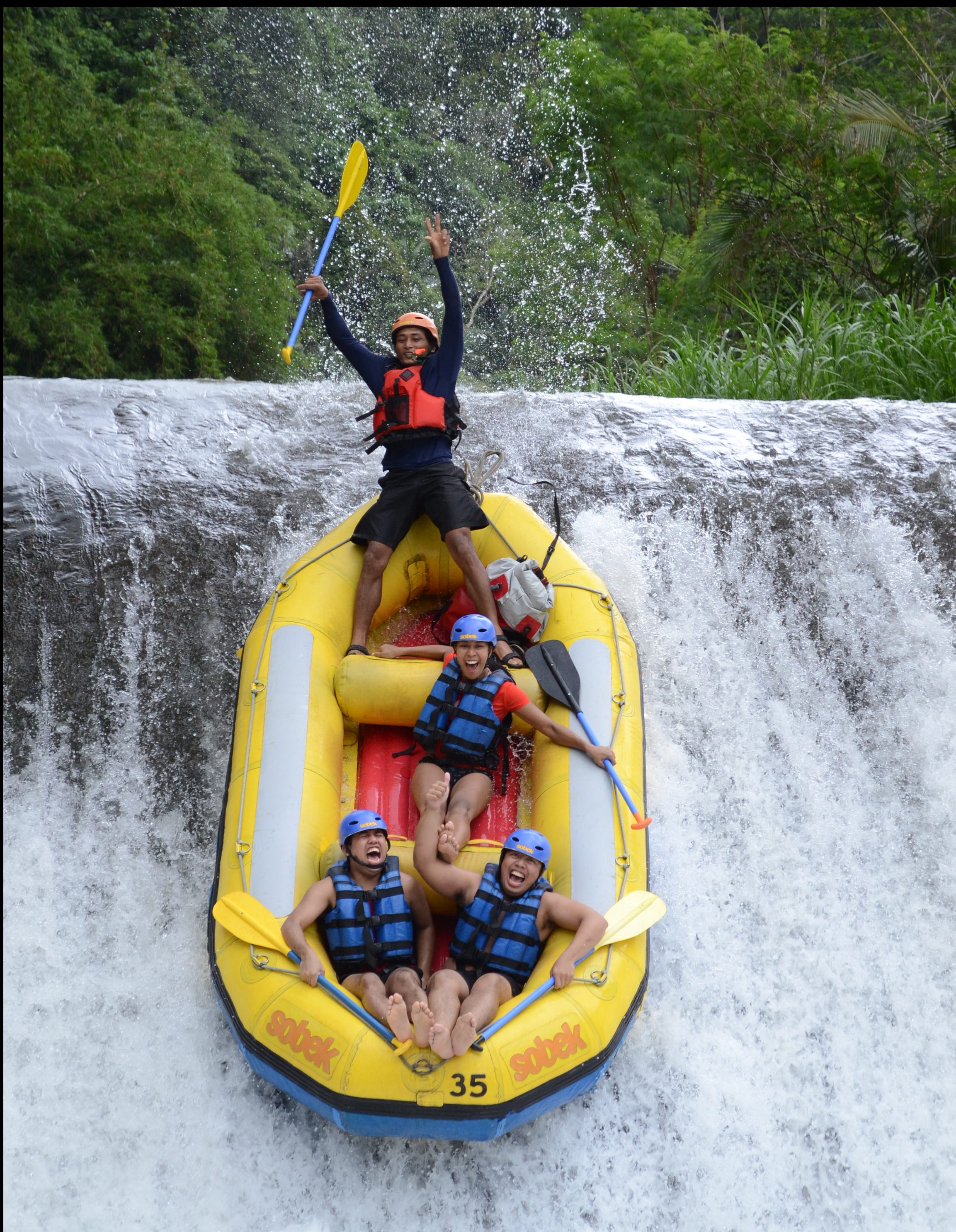 Telaga Waja Rafting Bersama Sobek Rafting@baliraftingmurah.com