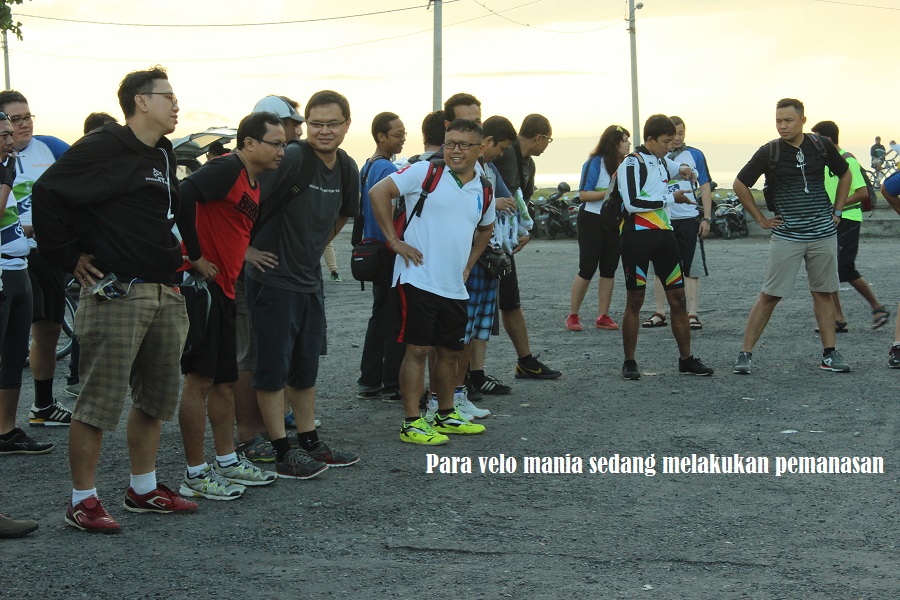 velo-mania-sedang-melakukan-pemanasan-1